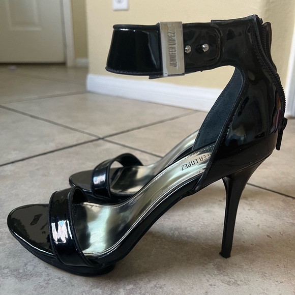 JLO Jennifer Lopez Black Patent Cindi pump shoe - Picture 3 of 13